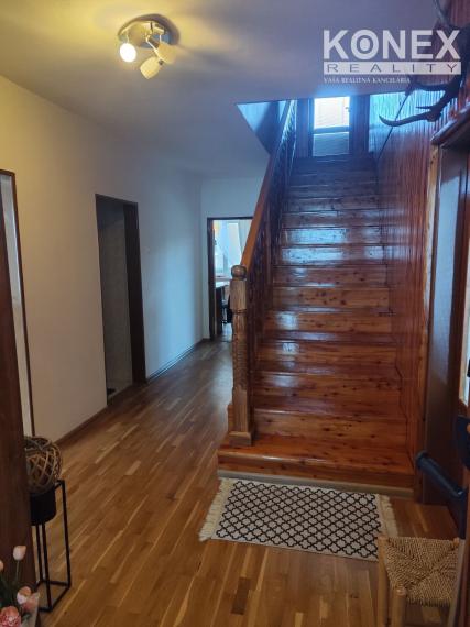 ID-3805 LEN U NÁS – Priestranný rodinný dom s krásnym pozemkom TRHOVIŠTE