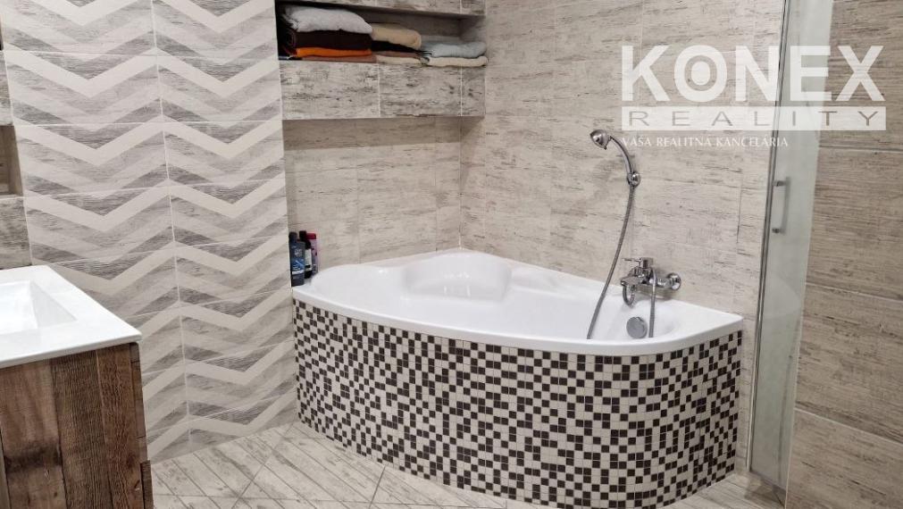 ID-3820 Priestranný 4-izbový byt na Námestí - Vranov nad Topľou