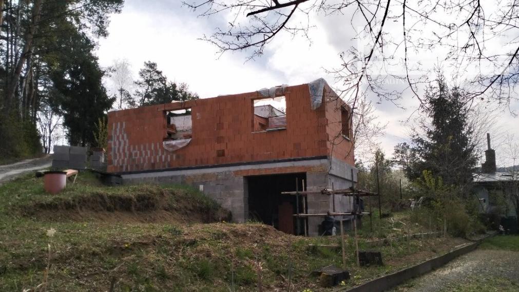 ID-3832 Rozostavaná chata s pozemkom – NOVÁ KELČA