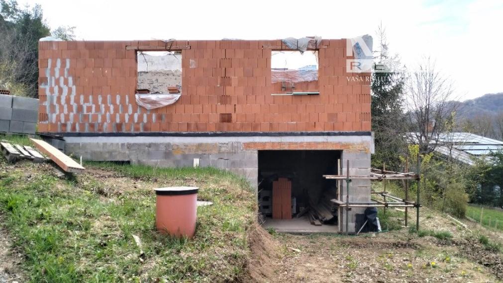 ID-3832 Rozostavaná chata s pozemkom – NOVÁ KELČA