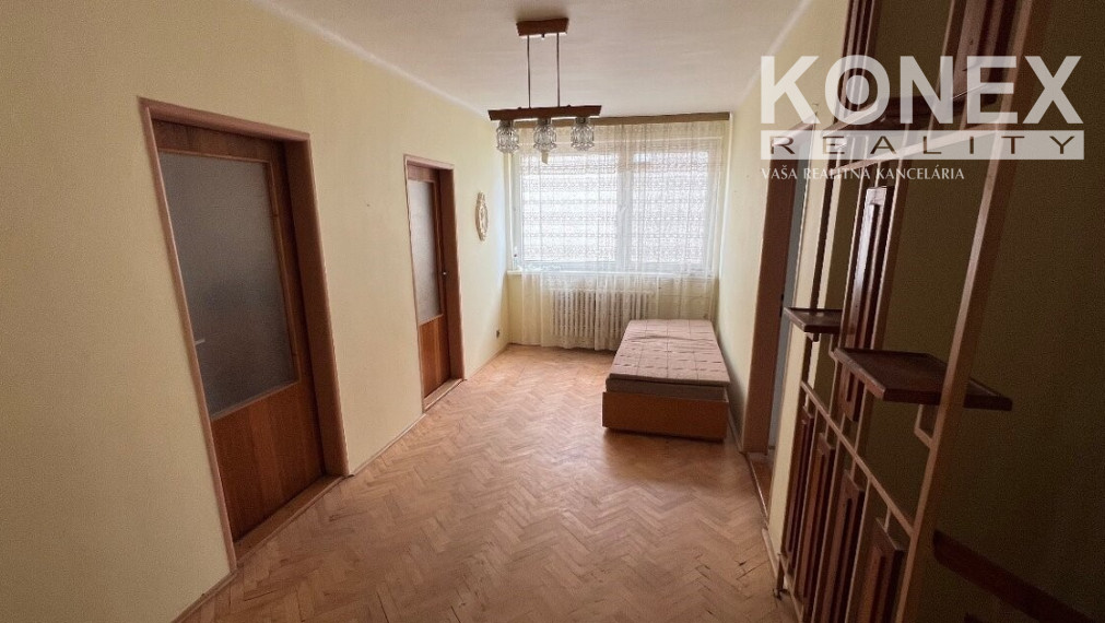 ID-3837 NA PREDAJ Dvojgeneračný dom pri jazierku Baňa