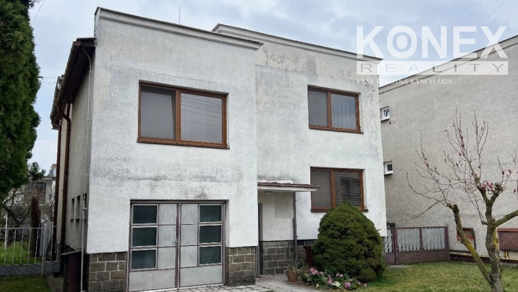ID-3837 NA PREDAJ Dvojgeneračný dom pri jazierku Baňa