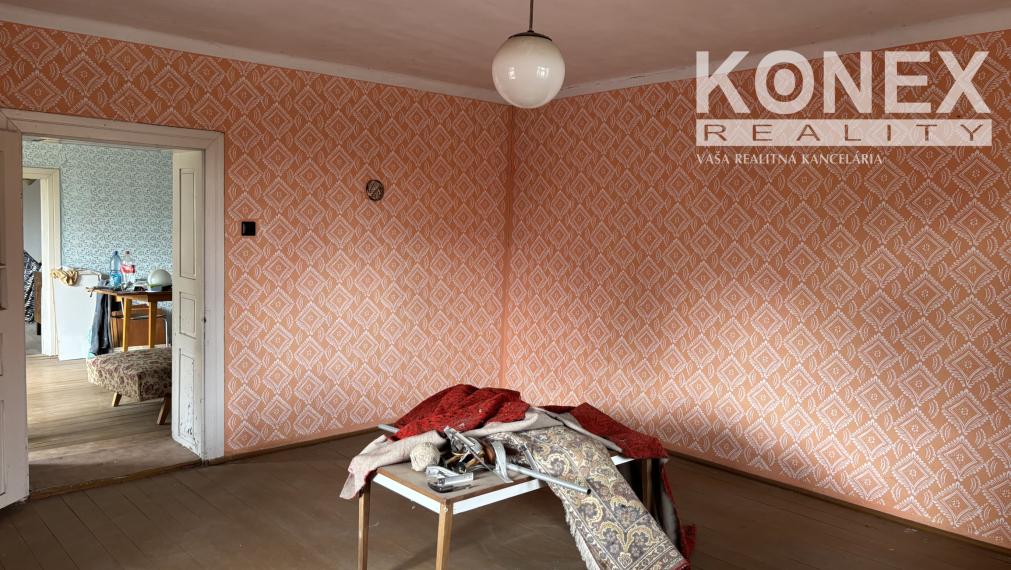 ID-3866 GAZDOVSKÝ RODINNÝ DOM - PORUBA POD VIHORLATOM