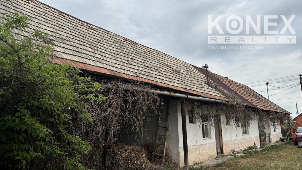 ID-3866 GAZDOVSKÝ RODINNÝ DOM - PORUBA POD VIHORLATOM