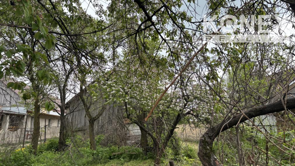 ID-3866 GAZDOVSKÝ RODINNÝ DOM - PORUBA POD VIHORLATOM