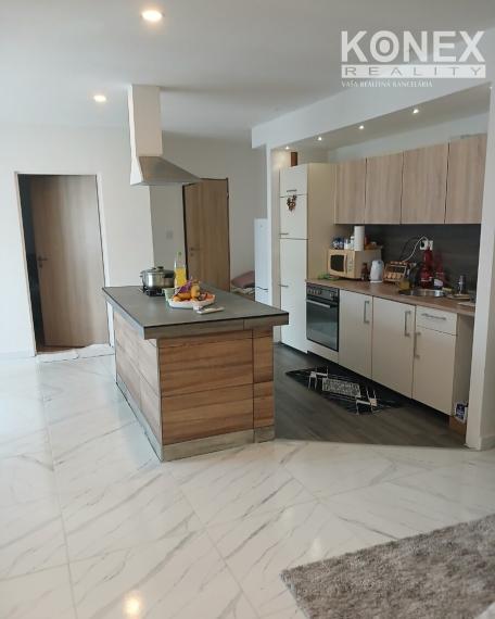 ID-3881 NA PREDAJ! Zrekonštruovaný rodinný dom v obci Vojka