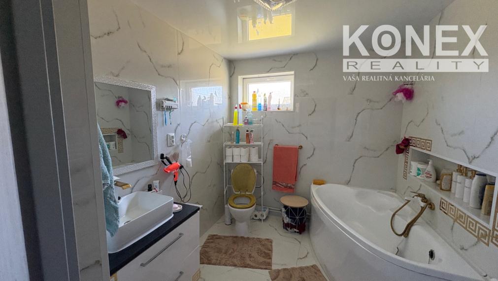 ID-3886 Zrekonštruovaný rodinný dom blízko Sobraniec