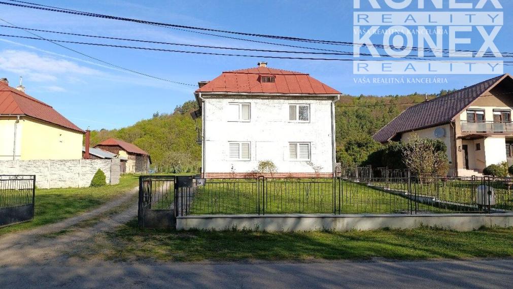 ID-3913 NA PREDAJ - Rodinný dom v obci JABLOŇ