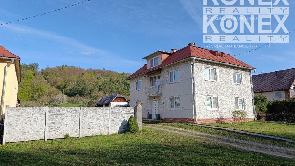 ID-3913 NA PREDAJ - Rodinný dom v obci JABLOŇ