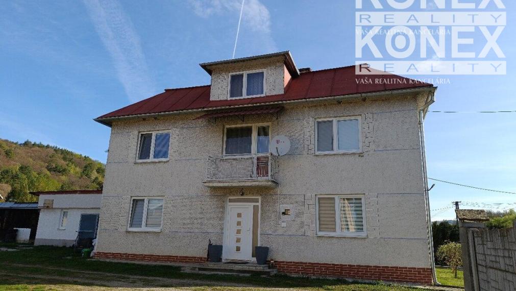 ID-3913 NA PREDAJ - Rodinný dom v obci JABLOŇ