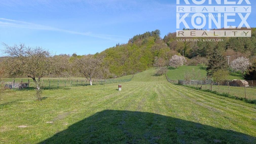 ID-3913 NA PREDAJ - Rodinný dom v obci JABLOŇ