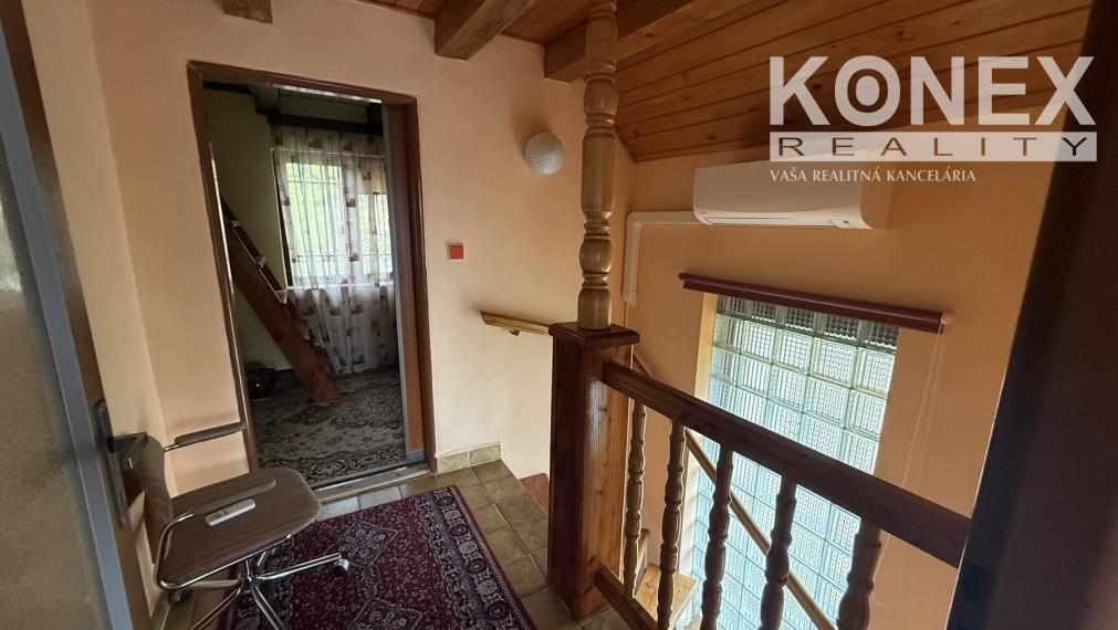 ID-3963 TROJPODLAŽNÁ MUROVANÁ CHATA NA ŠÍRAVE