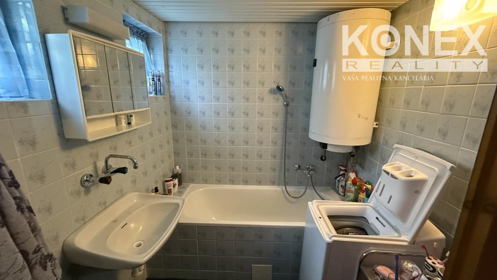 ID-3963 TROJPODLAŽNÁ MUROVANÁ CHATA NA ŠÍRAVE