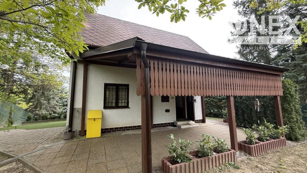 ID-3963 TROJPODLAŽNÁ MUROVANÁ CHATA NA ŠÍRAVE