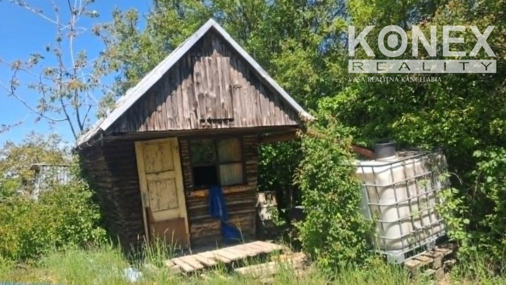 ID-3996 Rekreačný pozemok s chatkou SEČOVCE