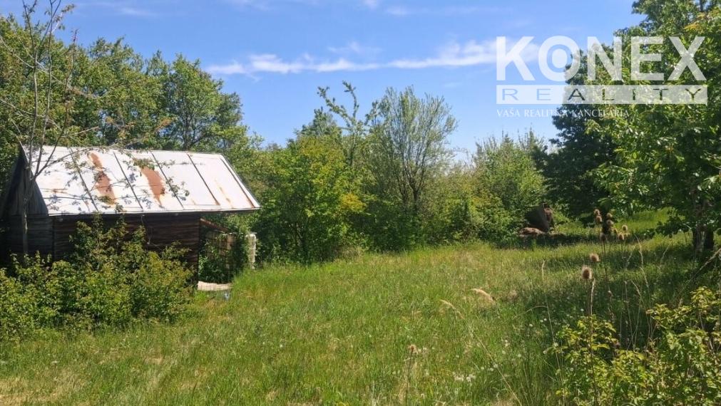 ID-3997 Rekreačný pozemok s chatkou SEČOVCE