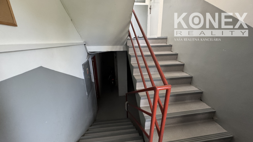 ID-4006 Na predaj 2,5-izbový byt s garážou – SOBRANCE Tibavská ul.