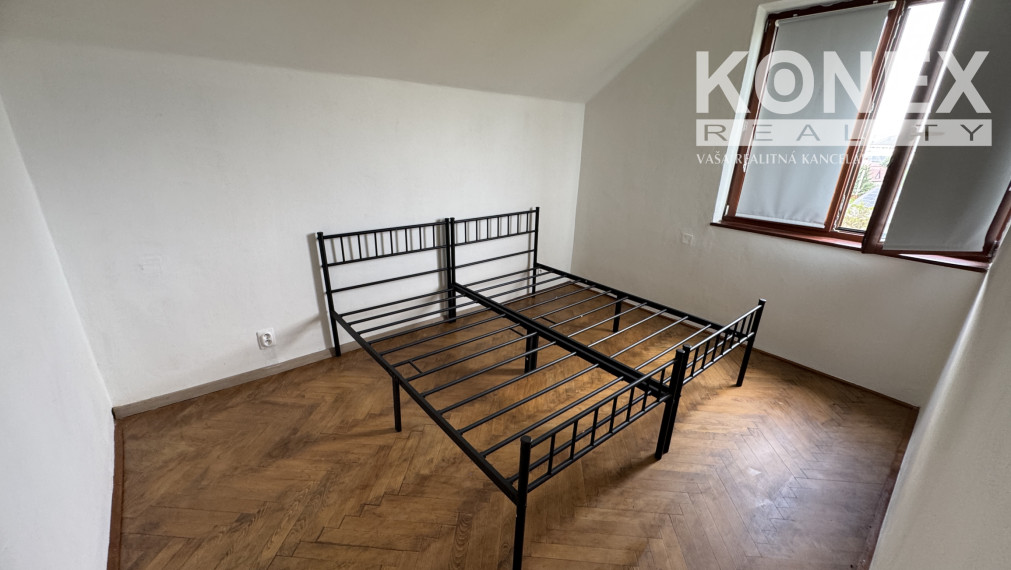 ID-4006 Na predaj 2,5-izbový byt s garážou – SOBRANCE Tibavská ul.