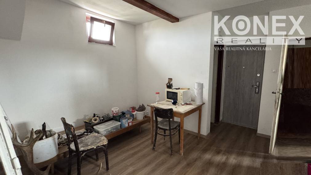ID-4006 Na predaj 2,5-izbový byt s garážou – SOBRANCE Tibavská ul.
