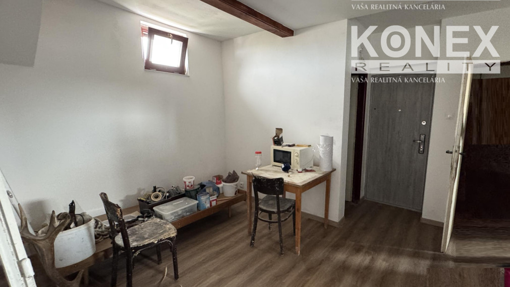 ID-4008 Na predaj 2,5-izbový byt v meste SOBRANCE Tibavská ul.