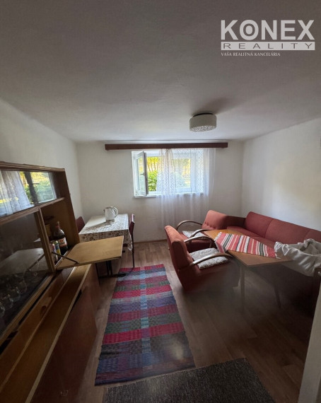 ID-4024 Rodinný dom s veľkým potenciálom na slnečnom pozemku – Lenartov
