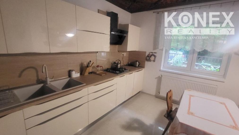 ID-4052 NA PREDAJ Krásny rodinný dom v príjemnej lokalite VRANOV NAD TOPĽOU