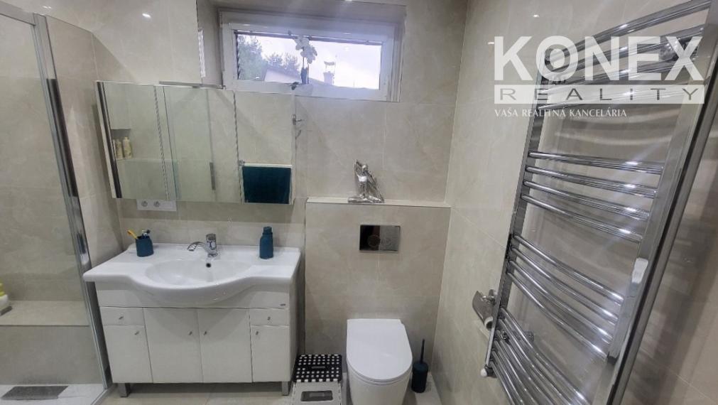 ID-4052 NA PREDAJ Krásny rodinný dom v príjemnej lokalite VRANOV NAD TOPĽOU