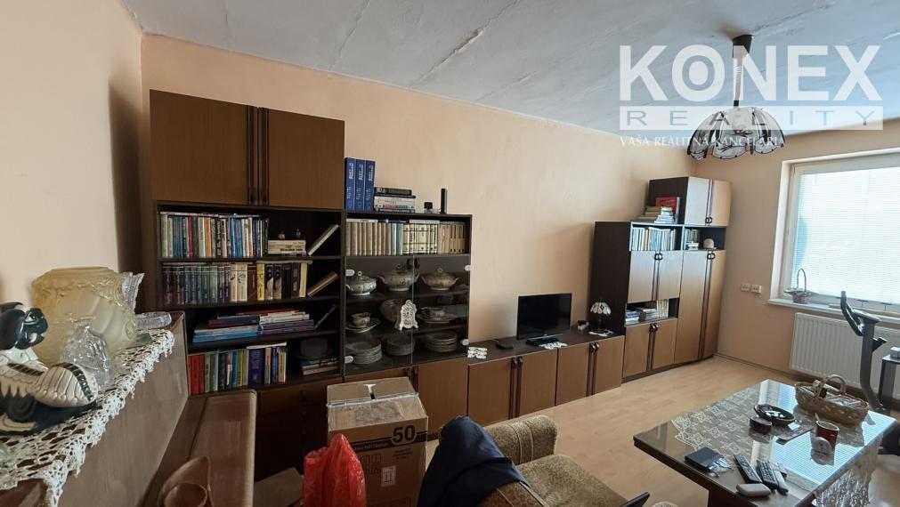 ID-3810 NA PREDAJ - 2-izbový byt BRACOVCE