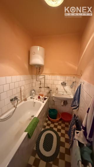 ID-3810 NA PREDAJ - 2-izbový byt BRACOVCE