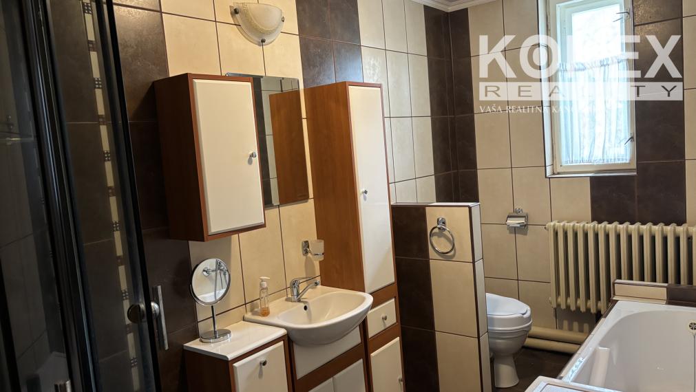 ID-4092 Priestranný dom na bývanie aj podnikanie KRIŠOVSKÁ LIESKOVÁ
