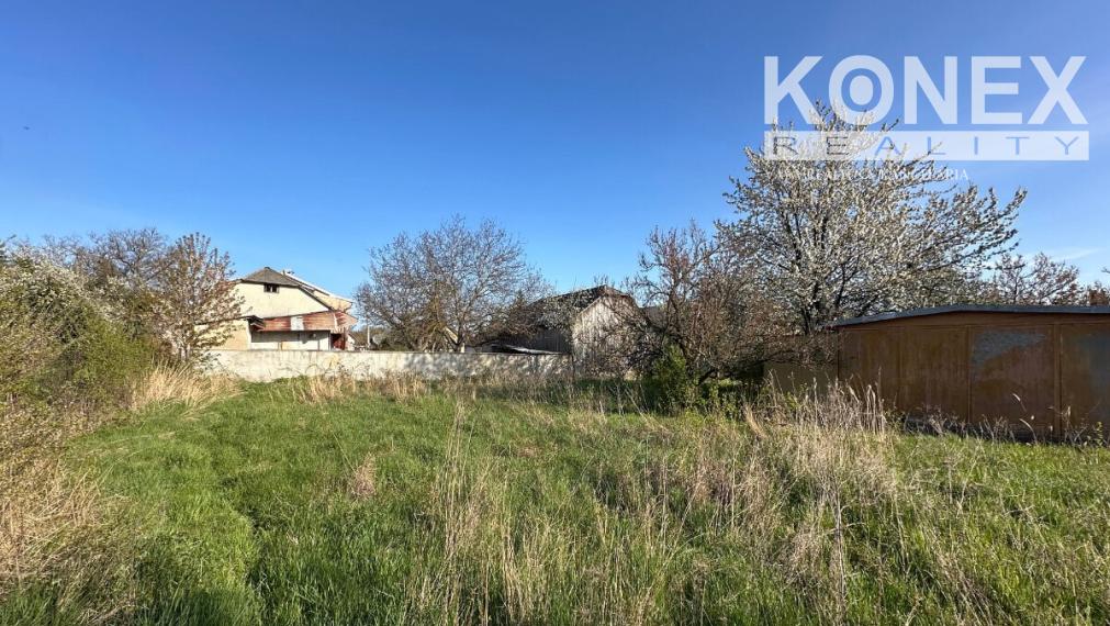 ID-4093 Nádherný pozemok na výstavbu v obci VINNÉ