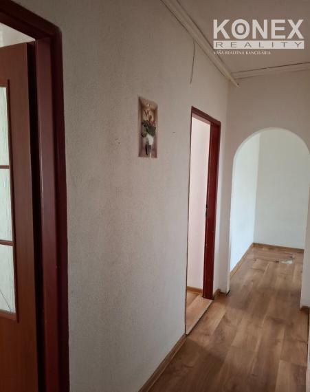 ID-4147 NA PREDAJ 2-izbový byt v SNINE – Paláriková ul.