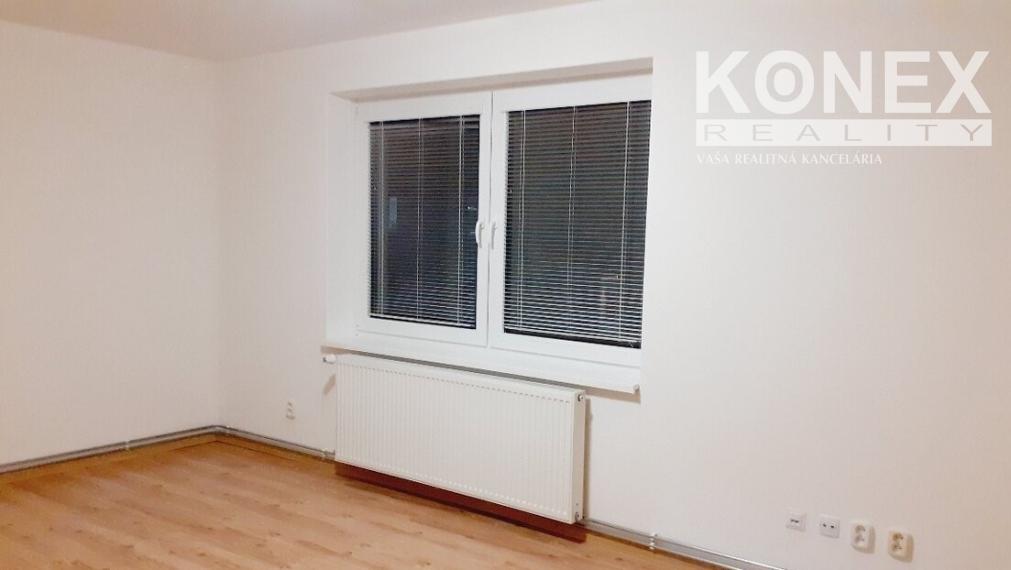 ID-4165 Na predaj rodinný dom s dvoma bytovými jednotkami – Stropkov