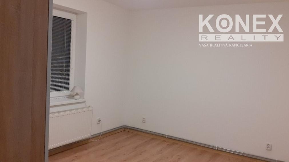 ID-4165 Na predaj rodinný dom s dvoma bytovými jednotkami – Stropkov