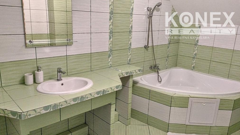 ID-4182 Rodinný dom v centre Michaloviec – jedinečná investičná príležitosť