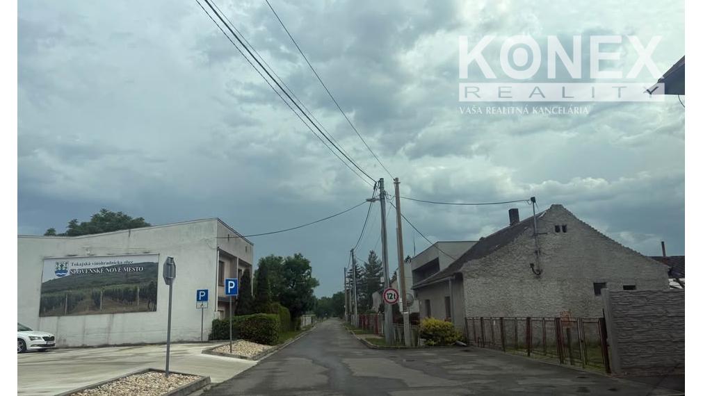ID-4199 NA PREDAJ – Pozemok SLOVENSKÉ NOVÉ MESTO