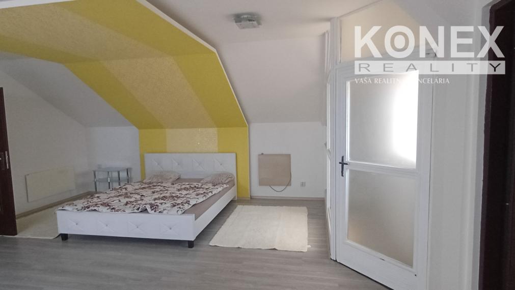 ID-4114 NA PRENÁJOM – Podkrovný byt (145m2) na sídl. Juh v Michalovciach