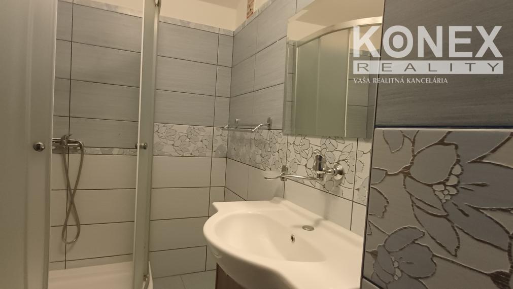 ID-4114 NA PRENÁJOM – Podkrovný byt (145m2) na sídl. Juh v Michalovciach
