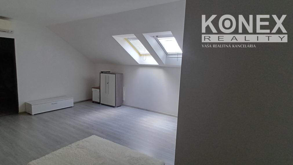 ID-4114 NA PRENÁJOM – Podkrovný byt (145m2) na sídl. Juh v Michalovciach