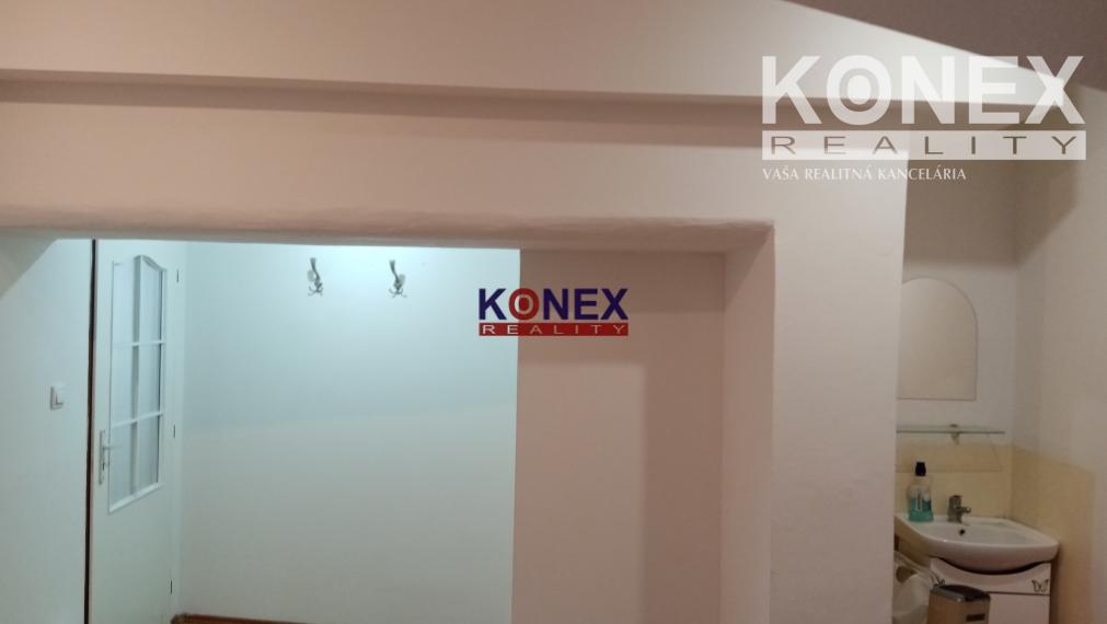 ID-5488 Na prenájom kancelárske / obchodné priestory – ul. Okružná, Michalovce