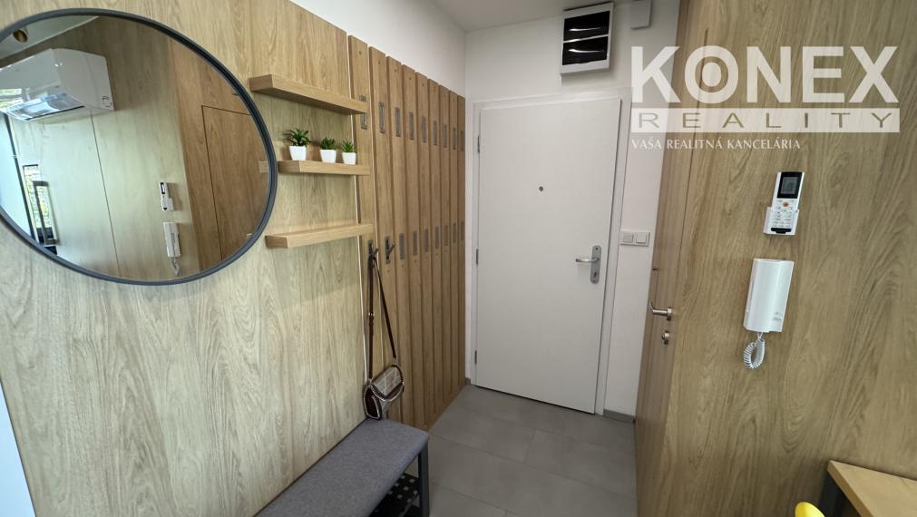 ID-4239 EXKLUZÍVNE – Luxusný a plne zariadený 3-izbový byt Michalovce