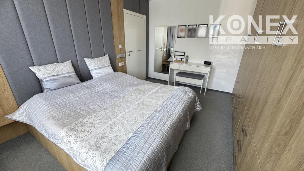 ID-4239 EXKLUZÍVNE – Luxusný a plne zariadený 3-izbový byt Michalovce