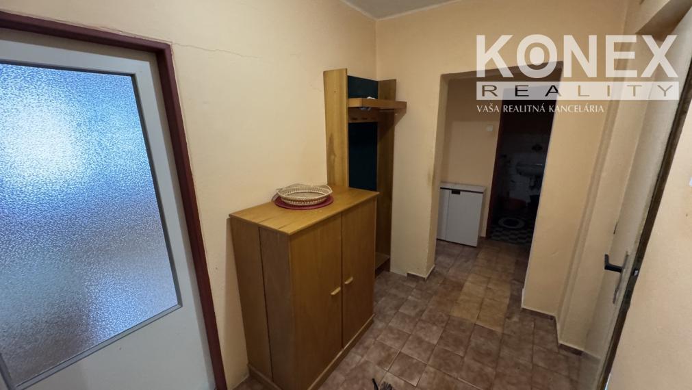 ID-3810 NA PREDAJ - 2-izbový byt BRACOVCE