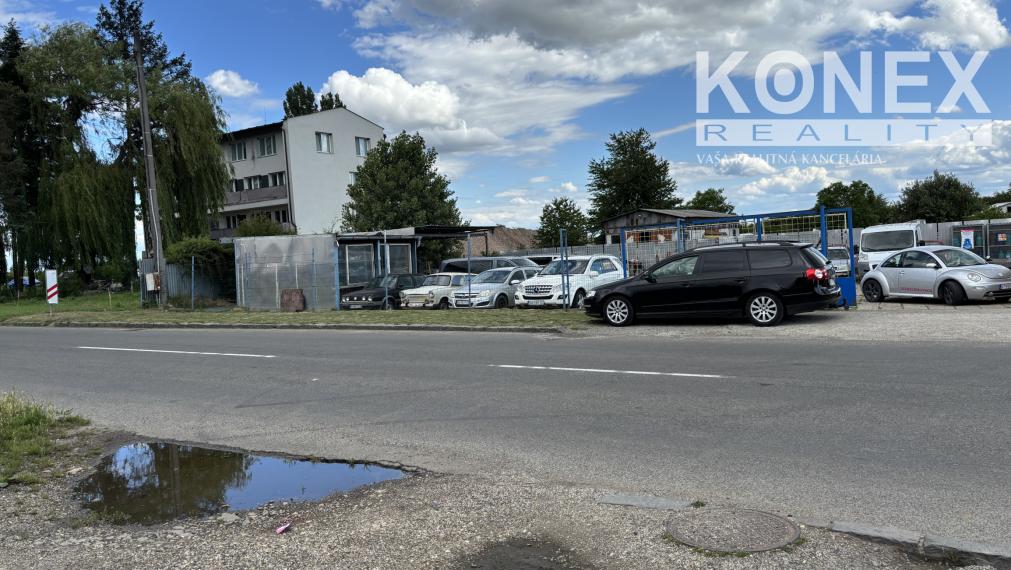 ID-4276 NA PREDAJ komerčný areál s autoservisom a pizzeriou VEĽKÉ KAPUŠANY