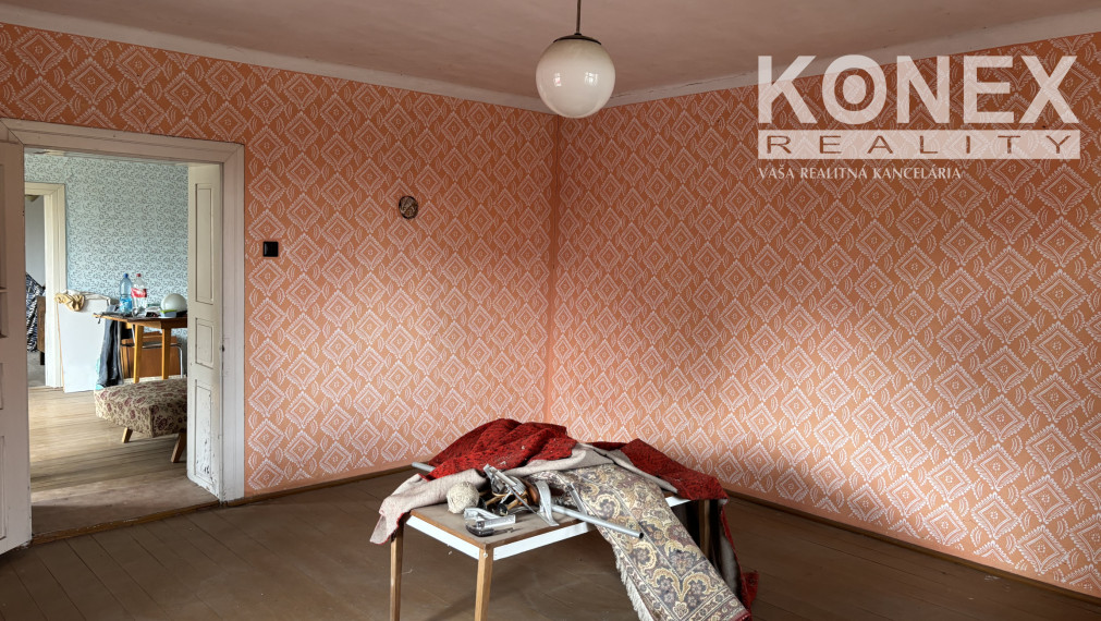 ID-3866 GAZDOVSKÝ RODINNÝ DOM - PORUBA POD VIHORLATOM