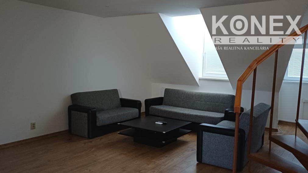 ID-4285 PRENÁJOM – PRIESTRANNÝ PODKROVNÝ MEZONET V CENTRE MICHALOVIEC