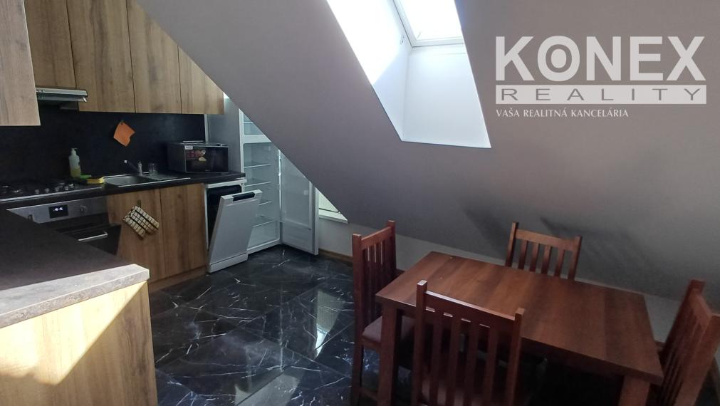 ID-4285 PRENÁJOM – PRIESTRANNÝ PODKROVNÝ MEZONET V CENTRE MICHALOVIEC