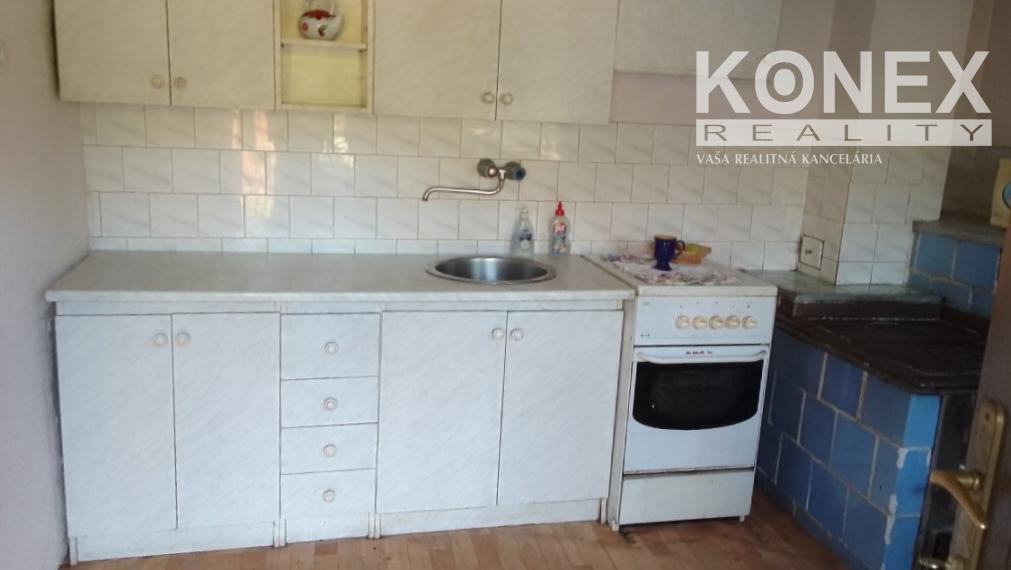 ID-4305 Na predaj rodinný dom v obci Zbojné, okres Medzilaborce