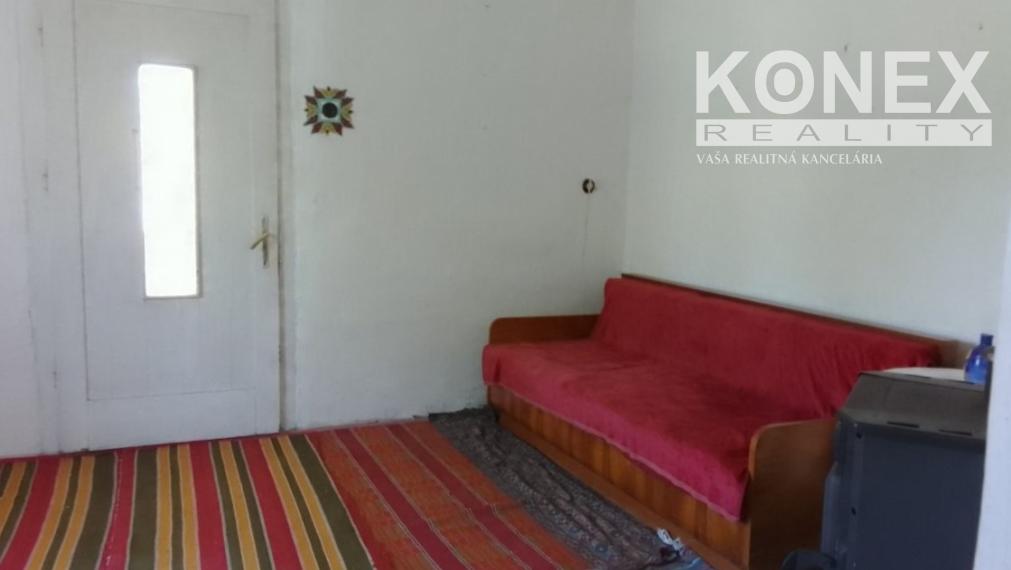 ID-4305 Na predaj rodinný dom v obci Zbojné, okres Medzilaborce