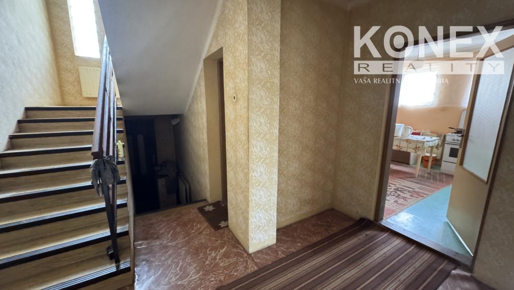 ID-4320 Poschodový rodinný dom v tichej lokalite TRHOVIŠTE